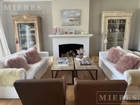 Casa 6 ambientes con 3 baños