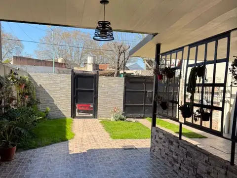 PH independiente c/ cochera doble y piscina