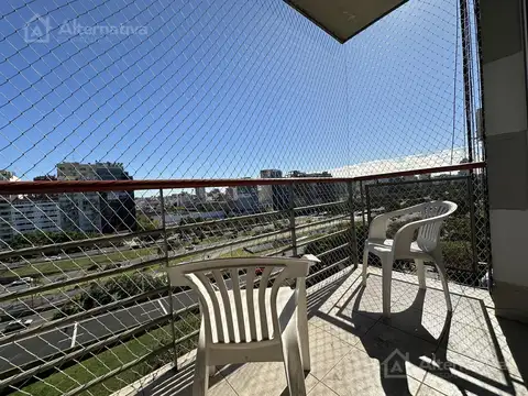 Bernardo de irigoyen  al 1100 entre Av. San Juan y Humberto 1º