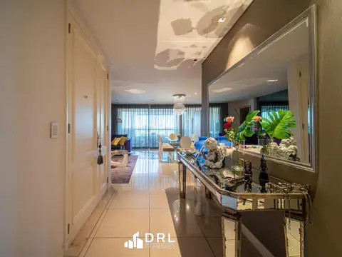 Departamento en Village Plaza con quincho en terraza propia