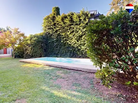 CASA EN VENTA CITY BELL PILETA 1 DORMITORIO