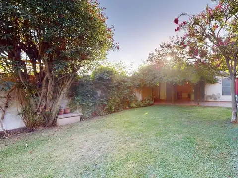 CASA EN VENTA CITY BELL PILETA 1 DORMITORIO