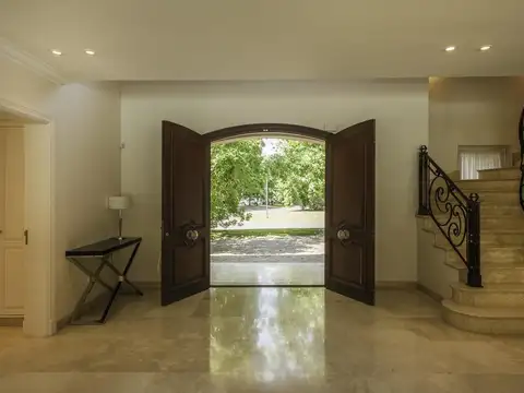 Casa 6 ambientes con 6 baños