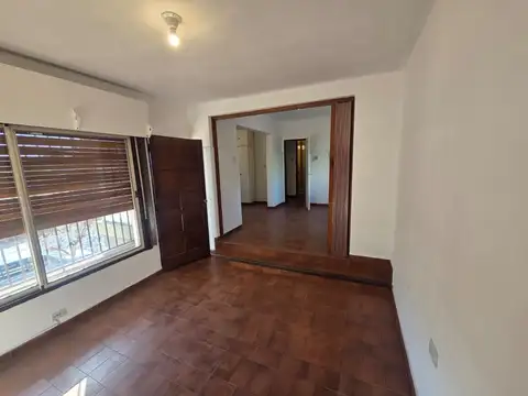Depto Tipo Casa 5 ambientes con 1 baño