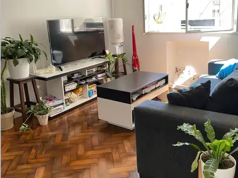 Paraguay e/ Jean Jaures y Doctor Tomás Manuel de Anchorena