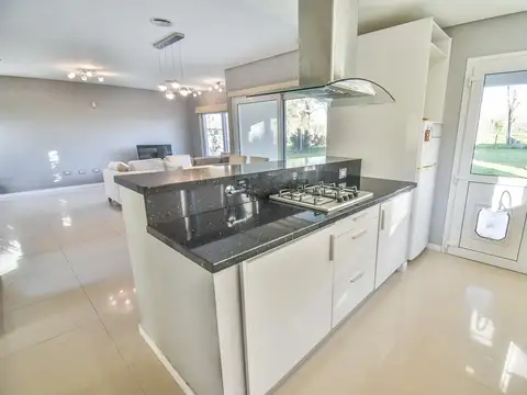 Casa en venta de 4 Ambientes en Fincas de Hudson