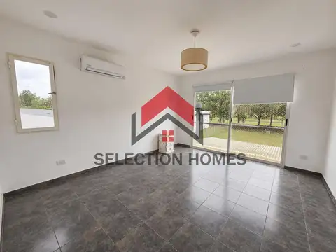 Casa en Alquiler con 2 cocheras