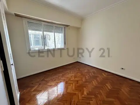 VENTA DUPLEX 4 AMBIENTES REFACCIONADO CON TERRAZA PROPIA