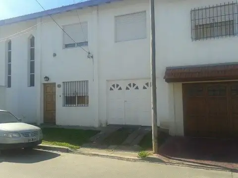 Casa  en Venta ubicado en Quilmes Oeste, Quilmes, G.B.A. Zona Sur - SVN0731_LP584519_1