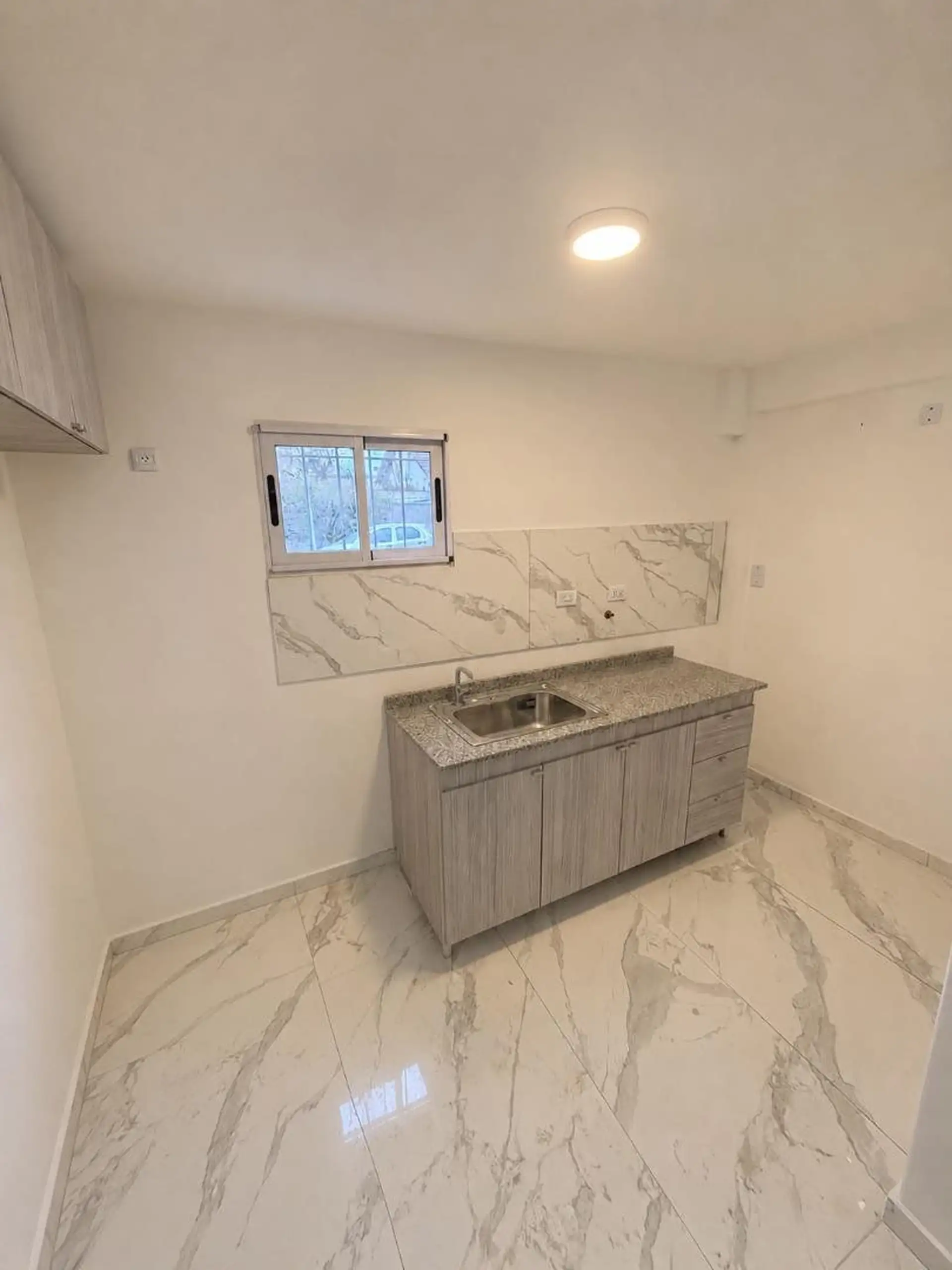 DUPLEX DE 3 AMB. CON GARAGE