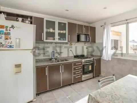 Departamento 4 ambientes con 2 baños