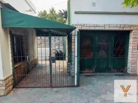 Casa 5 ambientes con 1 baño