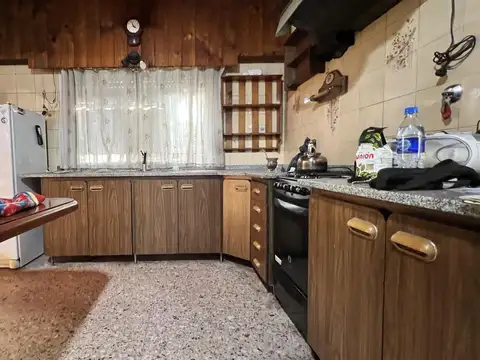 Casa en Venta con 3 cocheras