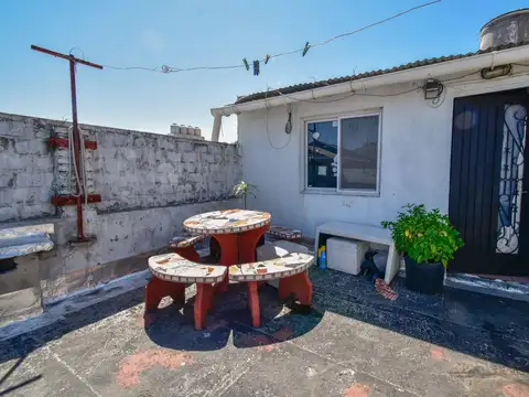 VENTA TIPO CASA PH A RECICLAR.