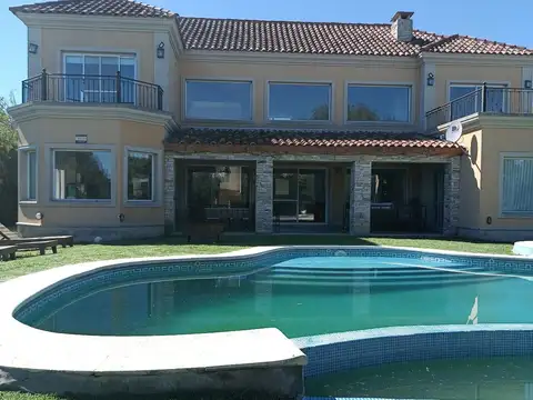 CASA VENTA ESTANCIAS DEL PILAR 4 DORMITORIOS GALERIA PARRILLA JARDIN TERRAZA  PILETA