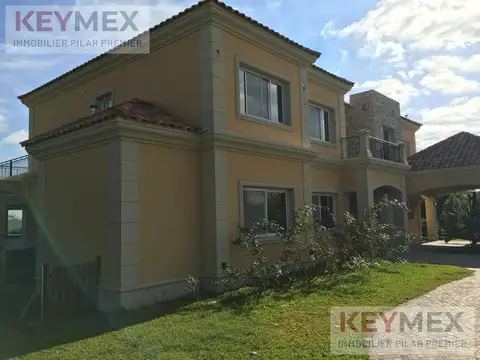 Casa 7 ambientes con 4 baños