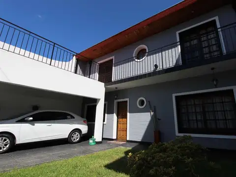 CASA DE 6 AMB CON COCHERA Y PATIO
