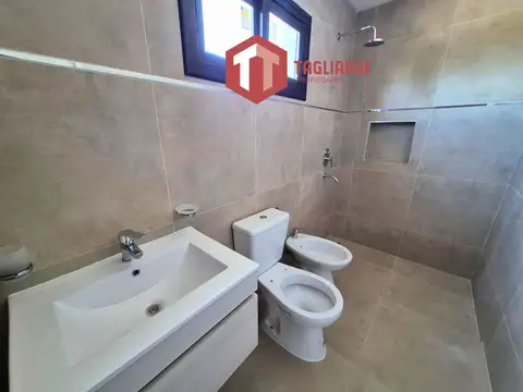 Casa 3 ambientes con 1 baño