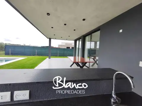 Casa en Alquiler Temporal en Puertos, USD 3.800