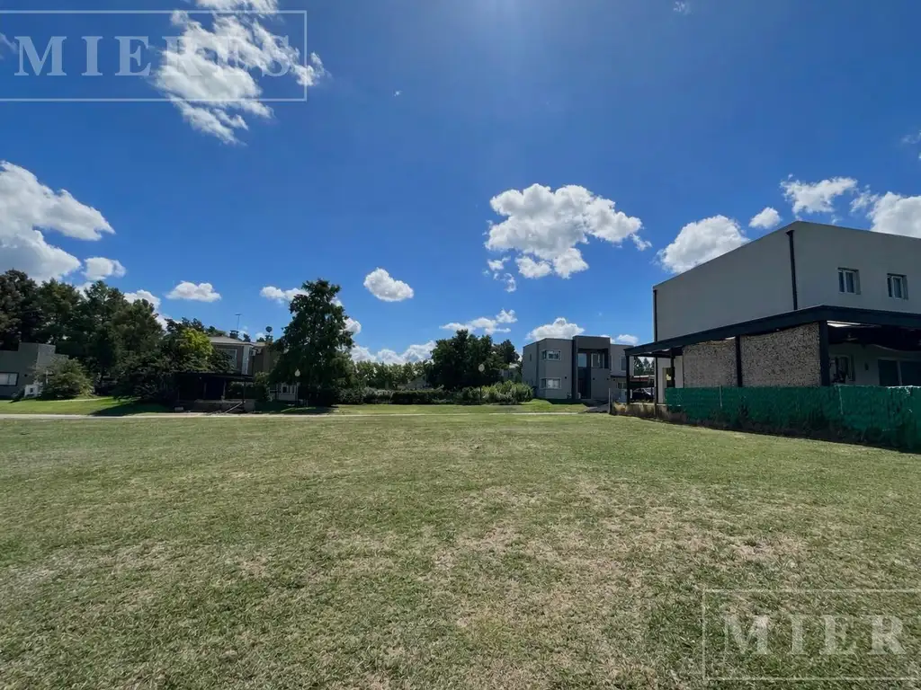 Duplex en venta en Pilar Plaza