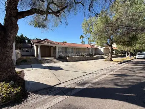 Casa en Alquiler de 5 dormitorios