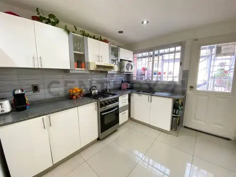 PH en Primer Piso, Amplio y Luminoso 4 Amb. y Cochera