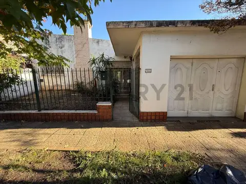 VENTA CASA A RECICLAR 3 AMBIENTES ITUZAINGO NORTE