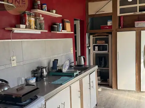 Casa 6 ambientes con 2 baños