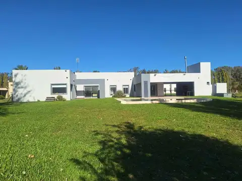 VENTA CASA QUINTA 5 AMB PILETA COMARCAS DE LUJAN