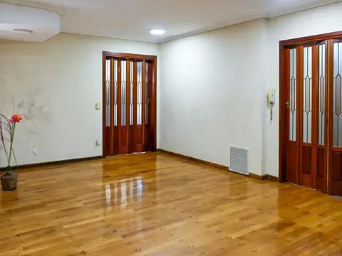 Casa en Venta en Rafael Calzada, USD 490.000