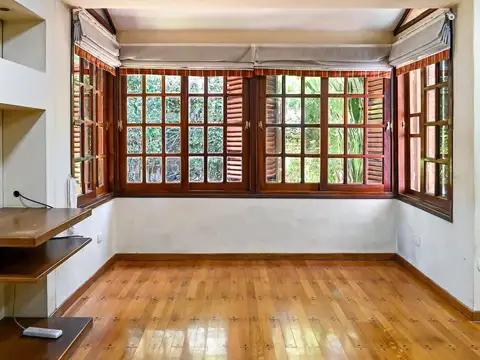 Casa 5 ambientes con 2 baños
