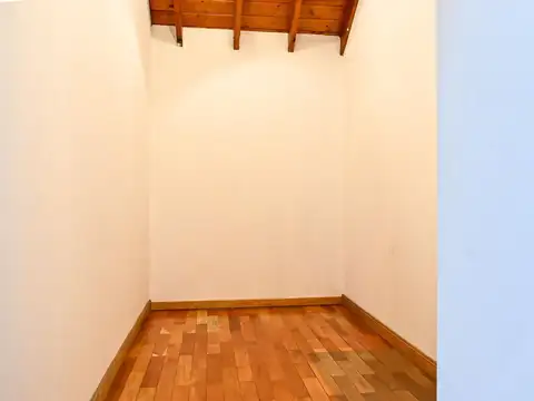 Casa en Venta con 4 cocheras