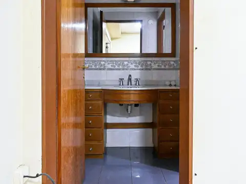 VENTA CASA 5 AMB CALZADACENTRO PILETA FONDO QUINTA