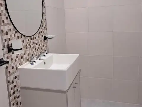 PH. contrafrente- 2 ambientes con patio Y JARDIN