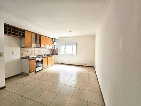 AV MITRE 2000, Piso 1