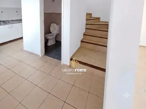 Depto Tipo Casa 4 ambientes con 2 baños