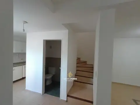 Depto Tipo Casa en Venta con 1 cocheras