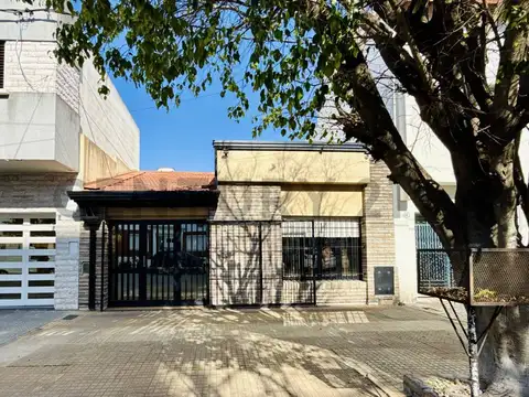 68 entre 5 y 6. CASA DE 2 DORMITORIOS EN VENTA.