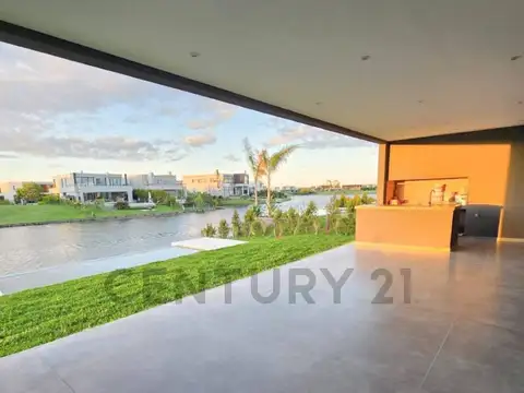 CARPINCHOS 100, Piso 0