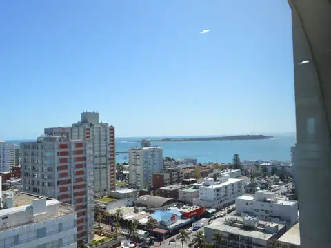Venta semipiso 3 dormitorios- Península
