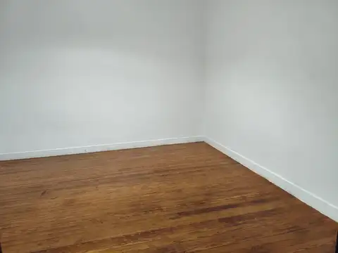 Depto Tipo Casa en Venta 50 años