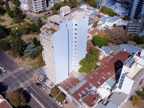 7 e/ 37 y Plaza Olazábal