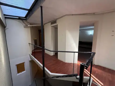 Depto Tipo Casa 8 ambientes con 2 baños