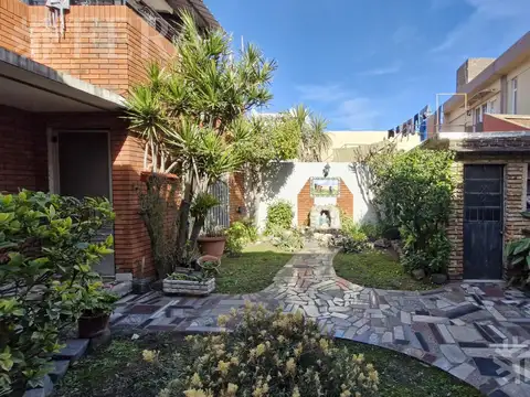 Venta PH de 3 ambientes con patio en Wilde