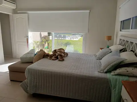CASA MODERNA EN VENTA EN BARRIO PRIVADO SAN JOAQUIN