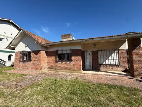 Chalet en venta de 4 dormitorios en Zona Sur