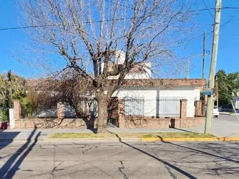 Avenida Nicolás Bruzone 600