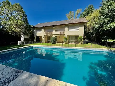 Casa 7 ambientes con 4 baños