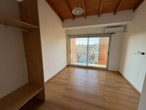 Departamento en Alquiler con 1 cocheras