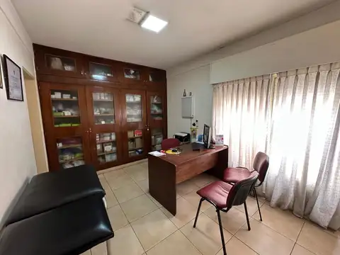 ALQUILER GRAN LOCAL CON OFICINAS EN AV SAN MARTIN al 4700
